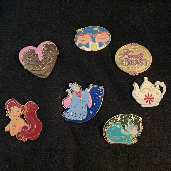 Disney Accessories - Disney Lanyard Pin Series Lot & Hidden Mickey